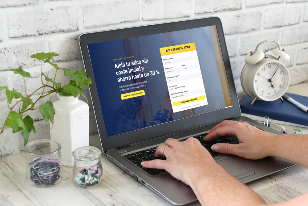 Usuario rellenando formulario de diagnóstico online